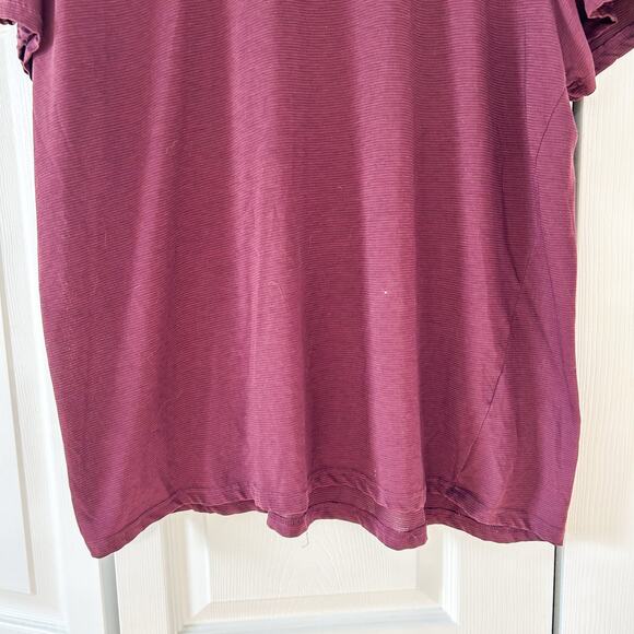 Under Armour HeatGear Run Short Sleeve Performance Shirt Maroon XL - Picture 2 of 3
